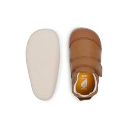 נעל לתינוקות צעד ראשון בצבע חום כרמל סקוץ סולייה לבנה