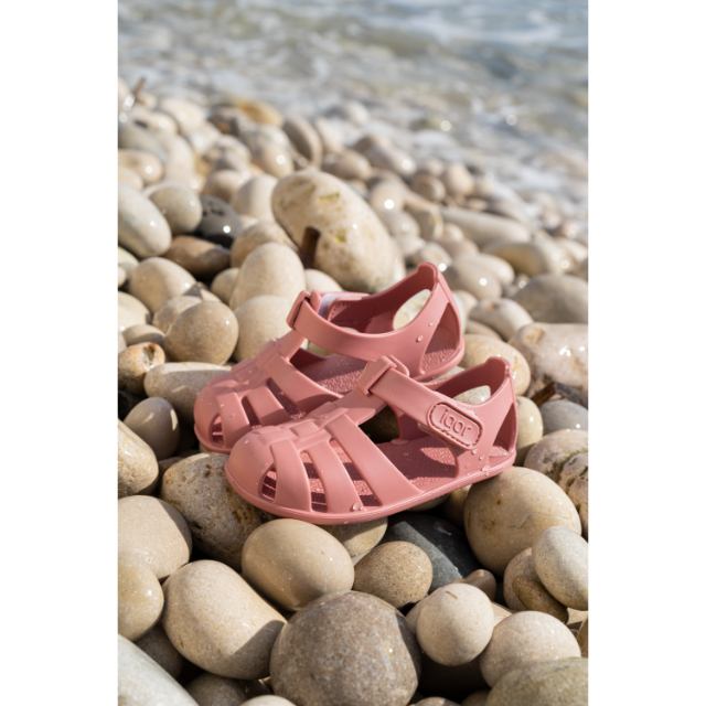 סנדל נמו ברפוט של איגור בבע ורוד רצועה אחת